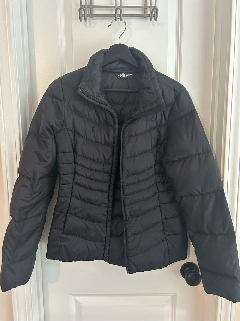 The North Face Women's 550 Black Puffer Jacket